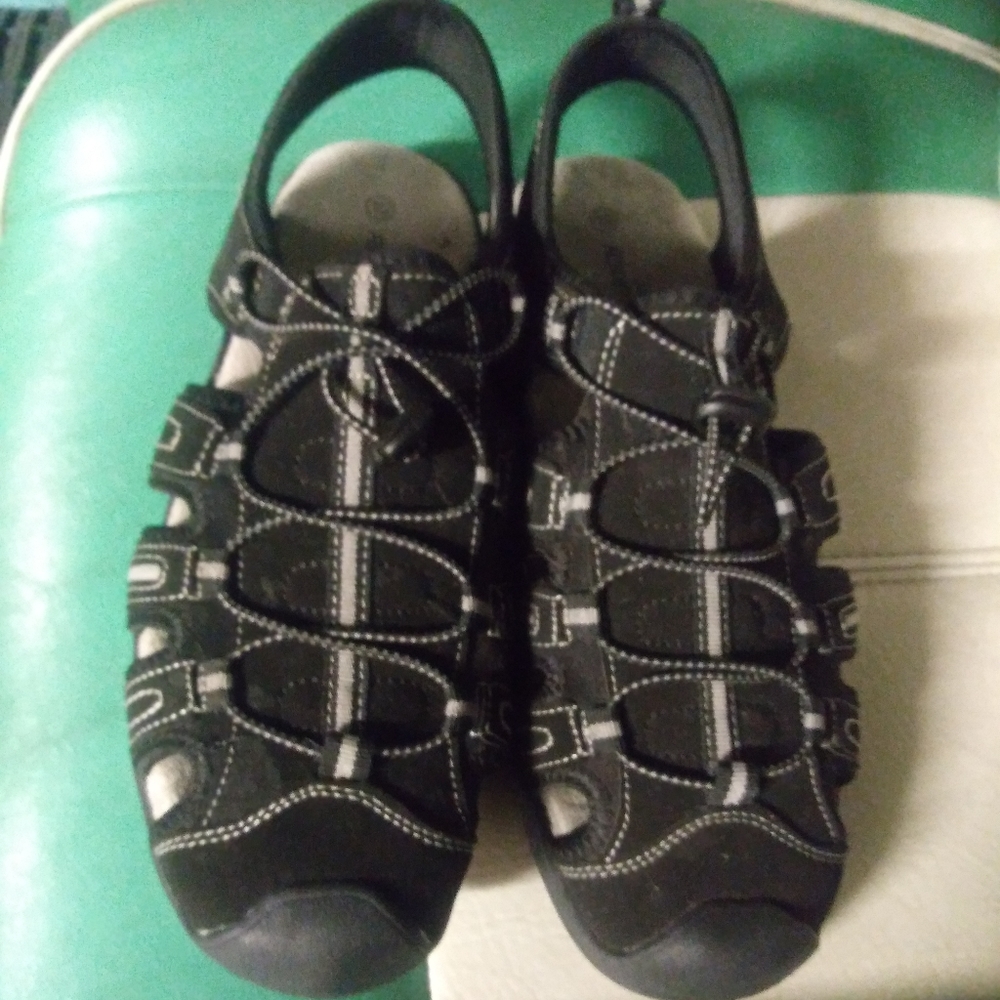 L.L. Bean Adventureridge Mens sandles